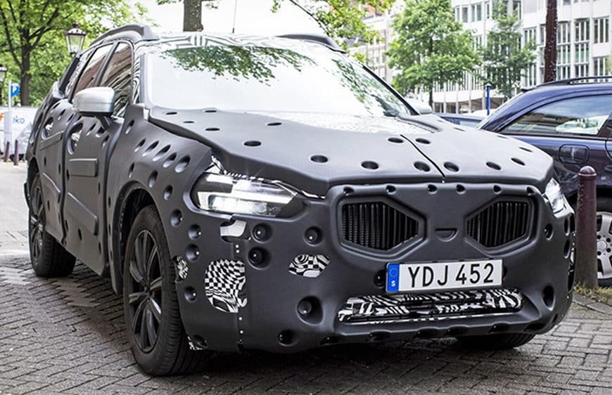 Новый Volvo XC60 засняли в модном милитари-камуфляже